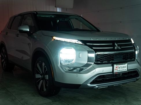 New 2025 Mitsubishi Outlander SE AWD/4WD image 35