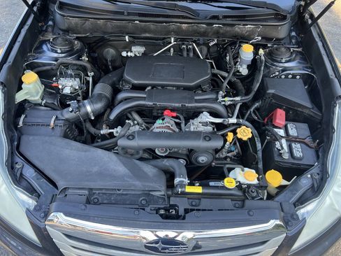 Used 2010 Subaru Outback 2.5i AWD/4WD image 22