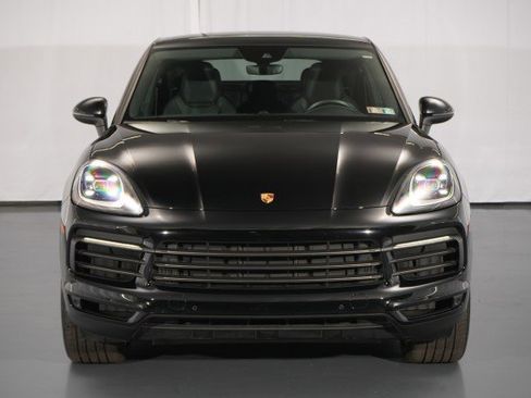 Used 2023 Porsche Cayenne Platinum Edition image 4
