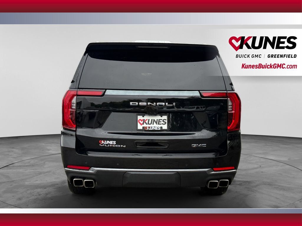 Used 2025 GMC Yukon Denali Ultimate AWD/4WD image 9