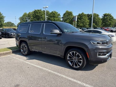 Used 2022 Jeep Grand Wagoneer Series III image 4