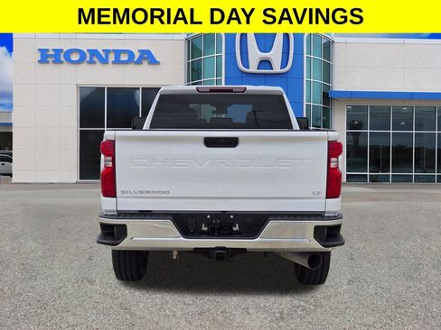 Used 2025 Chevrolet Silverado 2500 LT w/ Convenience Package AWD/4WD image 4