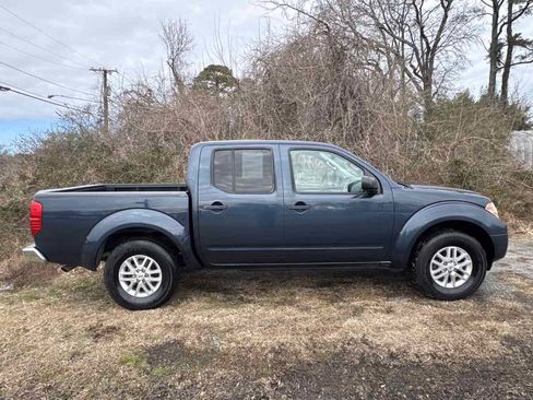 Used 2016 Nissan Frontier SV image 11