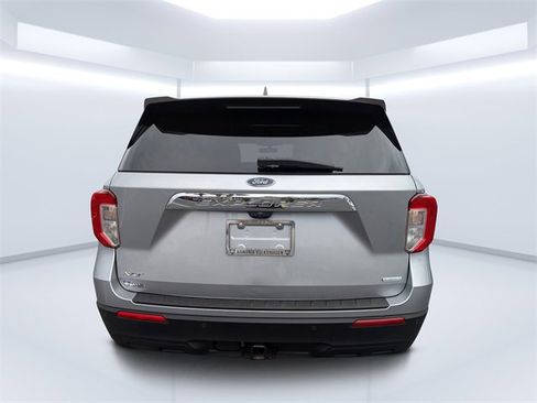 Used 2020 Ford Explorer XLT w/ Class III Trailer Tow Package image 4