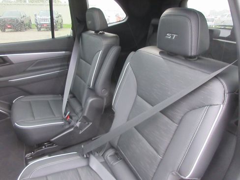 New 2026 Buick Enclave Sport Touring w/ Power Package image 14