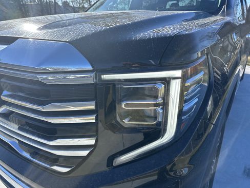 Used 2025 GMC Sierra 1500 SLT image 6