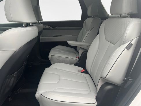 Used 2023 Hyundai Palisade SEL w/ Premium Package image 25
