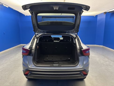 Used 2024 Chevrolet Trax LS image 25