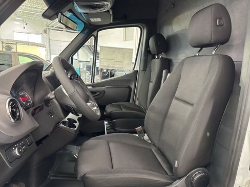 New 2025 Mercedes-Benz Sprinter 4500 image 25