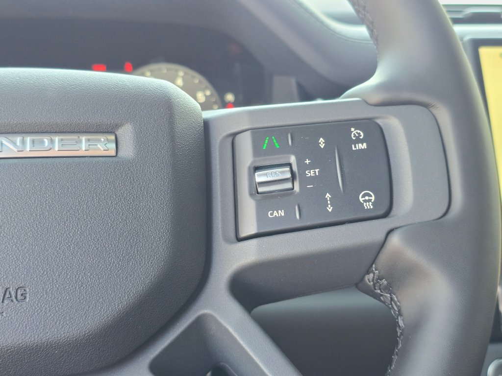 New 2026 Land Rover Defender 110 X-Dynamic SE AWD/4WD image 18