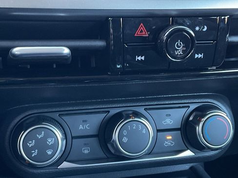 New 2026 Nissan Kicks S image 32