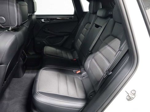 Certified 2025 Porsche Macan Turbo image 36