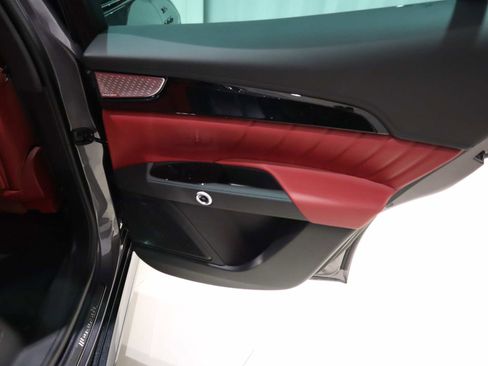 New 2025 Maserati Grecale Modena image 12