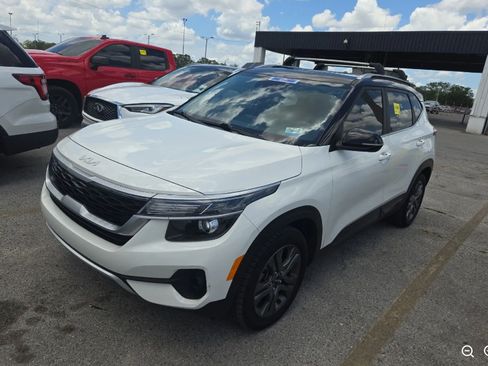 Used 2022 Kia Seltos S FWD image 1