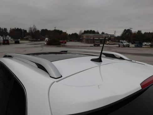 Used 2019 Jeep Cherokee Limited image 33