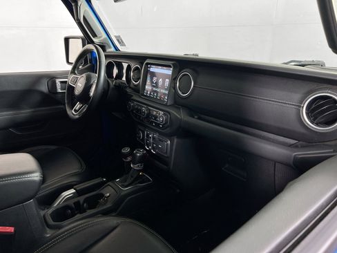 Used 2021 Jeep Gladiator Overland w/ Popular Equipment Package image 27