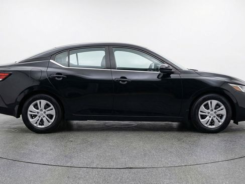 Used 2025 Nissan Sentra S image 11