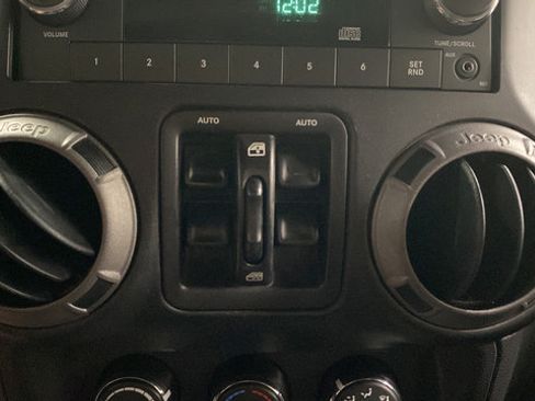 Used 2016 Jeep Wrangler Unlimited Sport w/ Dual Top Group AWD/4WD image 19