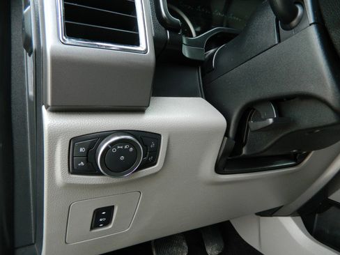 Used 2015 Ford F150 XLT w/ Equipment Group 301A Mid image 16