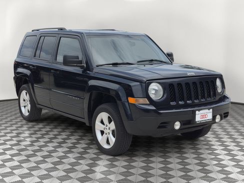 Used 2016 Jeep Patriot Latitude AWD/4WD image 7