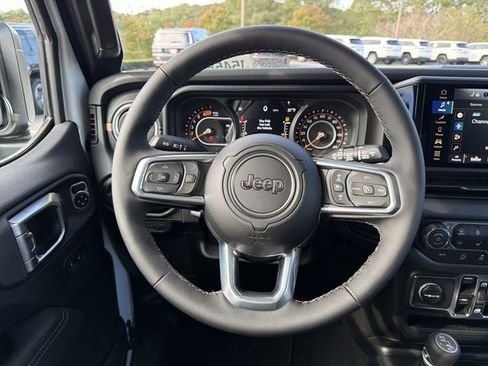 New 2026 Jeep Wrangler Unlimited Sahara AWD/4WD image 23