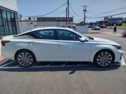 Used 2024 Nissan Altima 2.5 SL AWD/4WD image 5