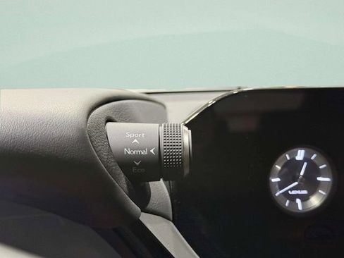 Used 2025 Lexus ES 350 w/ Premium Package image 21