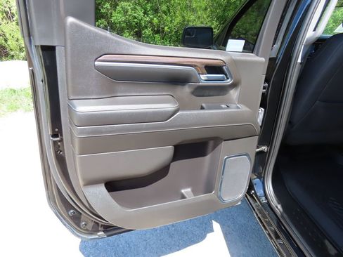Used 2022 Chevrolet Silverado 1500 RST AWD/4WD image 29