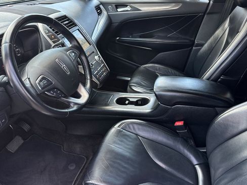 Used 2018 Lincoln MKC Select w/ Select Plus Package FWD image 9