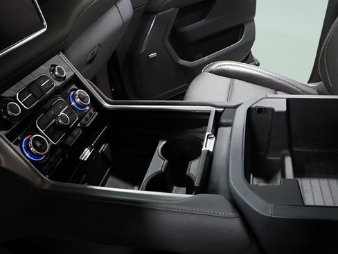 Used 2023 GMC Yukon XL Denali image 22