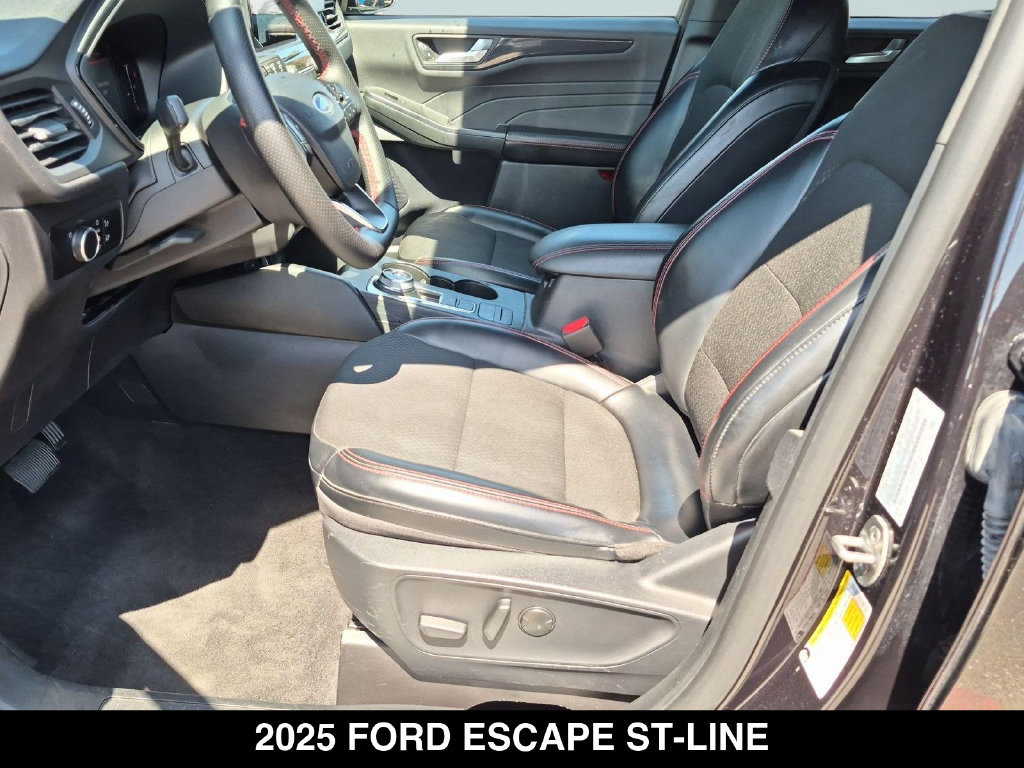 Used 2025 Ford Escape ST-Line FWD image 14
