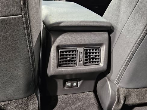 Used 2025 Toyota Camry SE FWD image 37