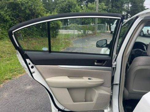 Used 2014 Subaru Legacy 2.5i Premium AWD/4WD image 16