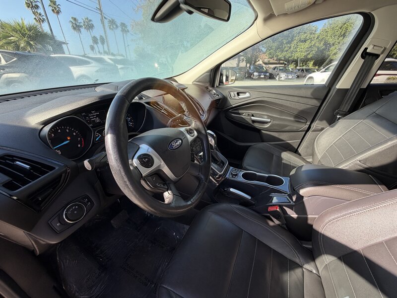 Used 2014 Ford Escape Titanium w/ Equipment Group 401A FWD image 8