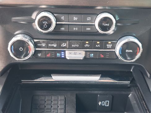 Used 2023 Ford F250 Lariat w/ Chrome Package AWD/4WD image 19