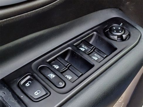 Used 2021 Jeep Renegade Limited image 9