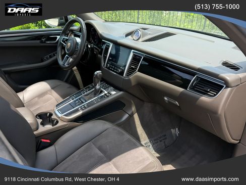 Used 2018 Porsche Macan AWD/4WD image 36