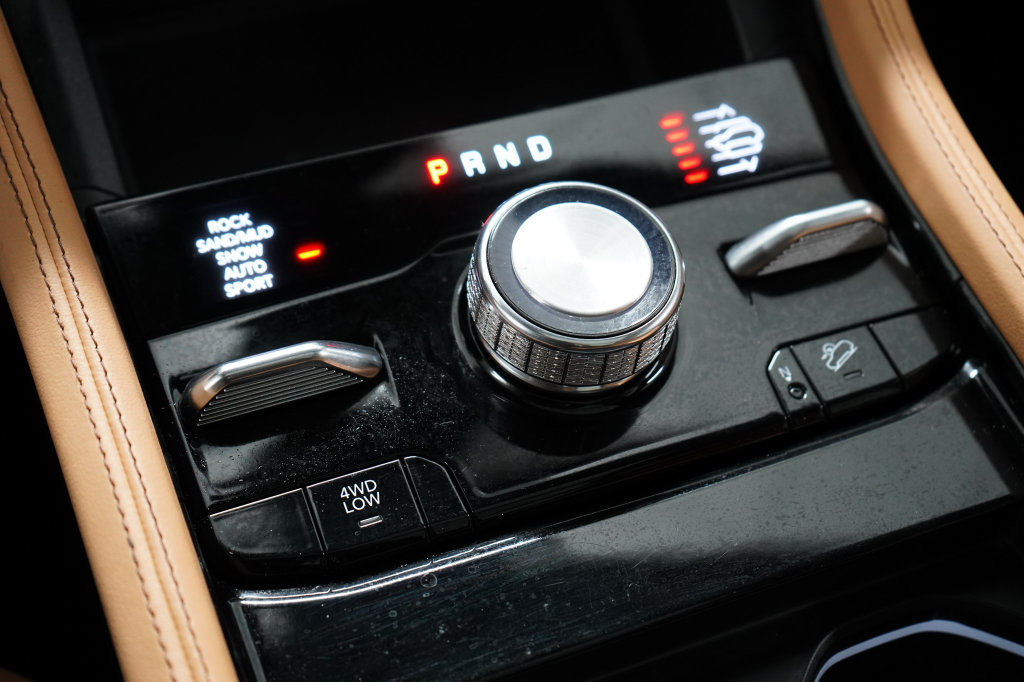 Certified 2025 Jeep Grand Cherokee L Summit AWD/4WD image 28
