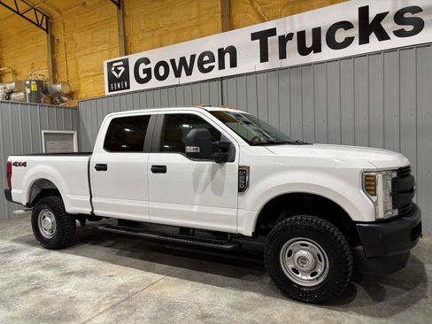 Used 2019 Ford F250 XL w/ Power Equipment Group AWD/4WD image 3
