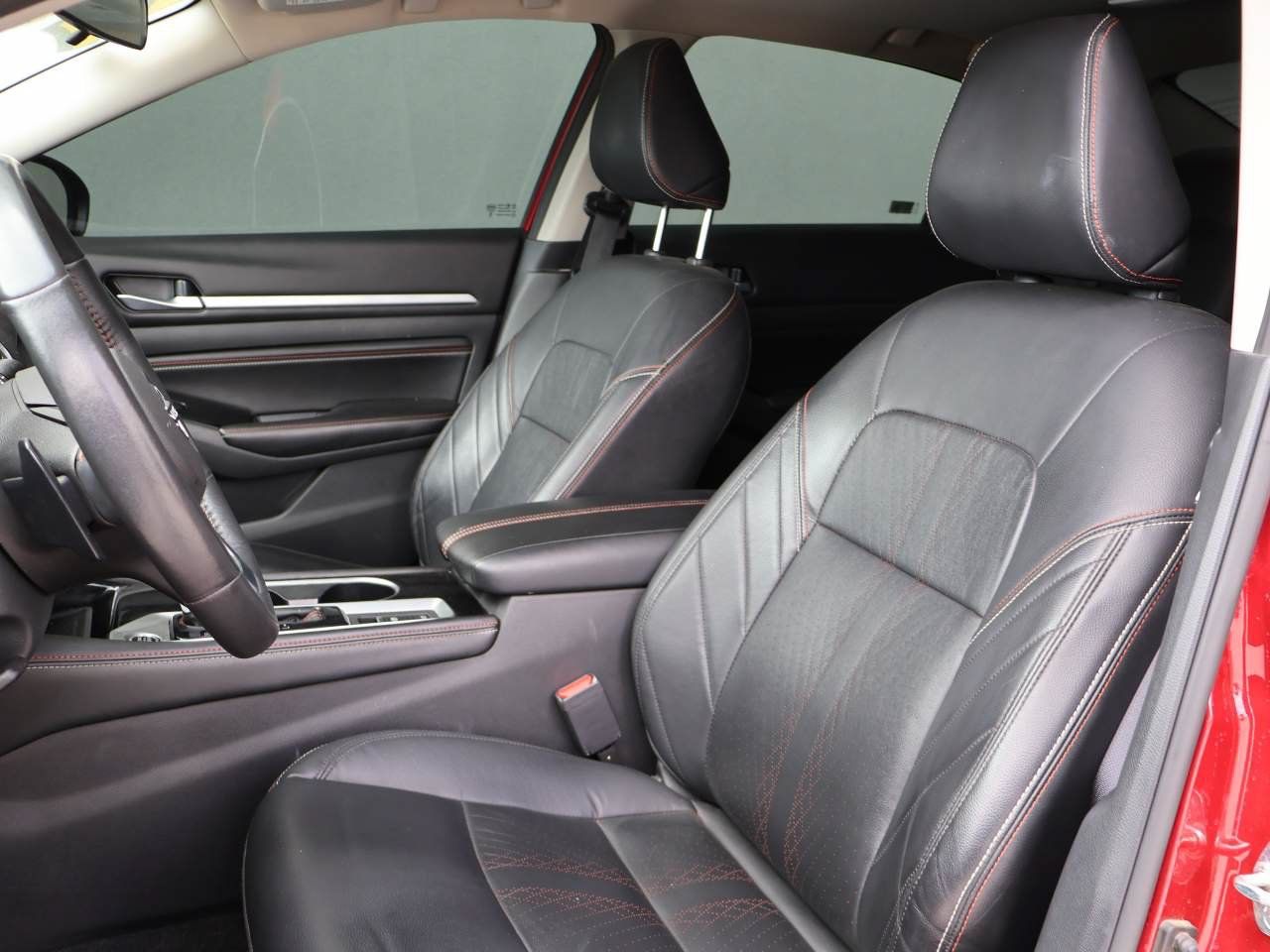 Used 2023 Nissan Altima 2.0 SR FWD image 8