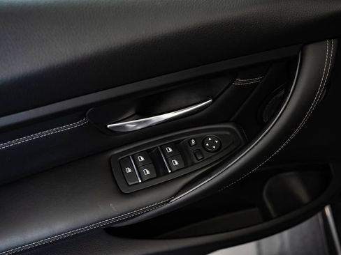 Used 2018 BMW M3 RWD image 25
