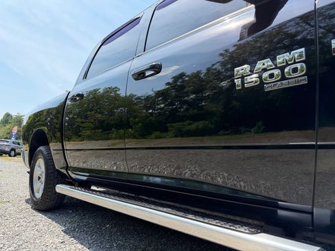 Used 2020 RAM 1500 Classic SLT w/ Luxury Group AWD/4WD image 9