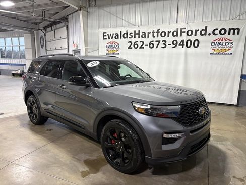 Used 2023 Ford Explorer ST w/ Equipment Group 401A image 2