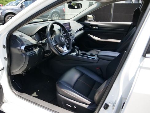 Used 2020 Nissan Altima 2.5 SR FWD image 18