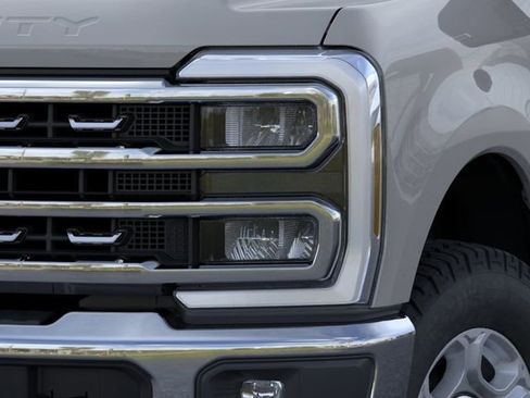 New 2026 Ford F250 XLT w/ XLT Premium Package AWD/4WD image 18