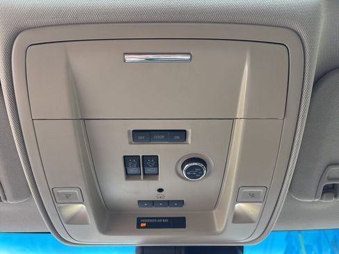 Used 2016 GMC Yukon SLT w/ Open Road Package image 17