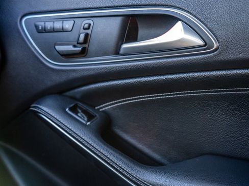 Used 2014 Mercedes-Benz CLA 250 image 24