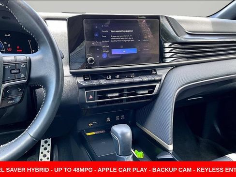 Used 2025 Toyota Camry SE FWD image 9