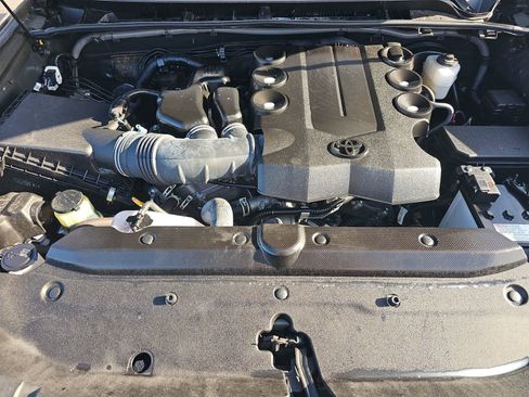 Used 2024 Toyota 4Runner SR5 RWD image 22