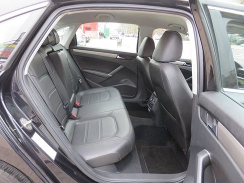 Used 2020 Volkswagen Passat 2.0T SE image 20